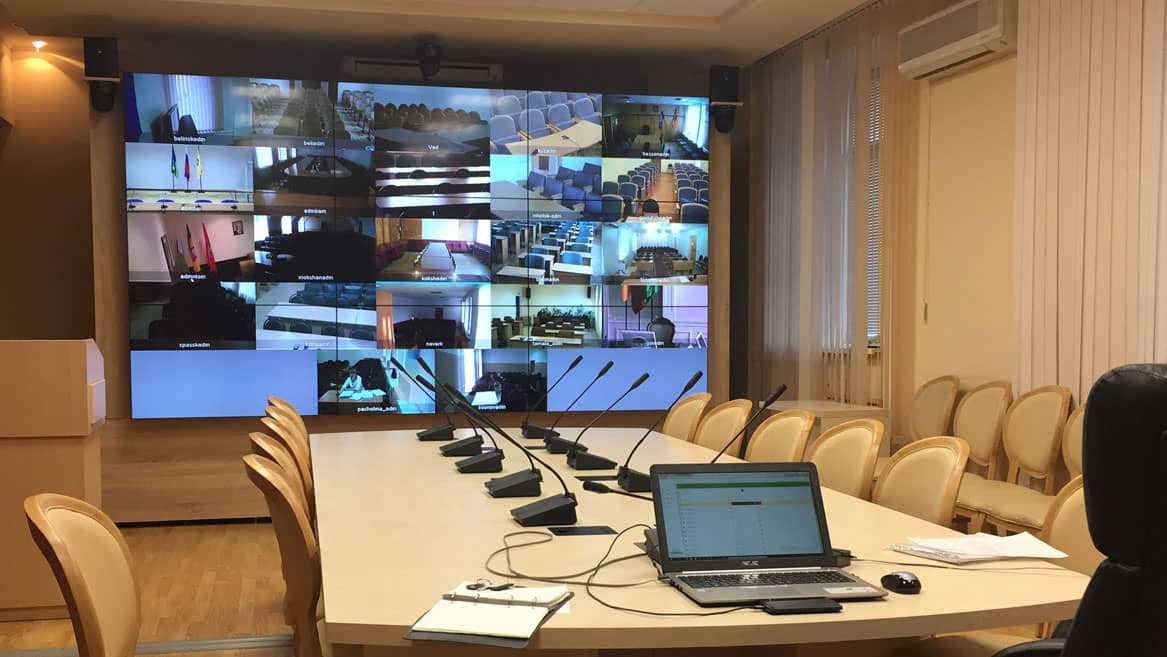 Средняя переговорная